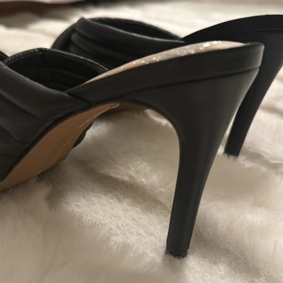 Vince Camuto Sarendie leather heels - Picture 6 of 6